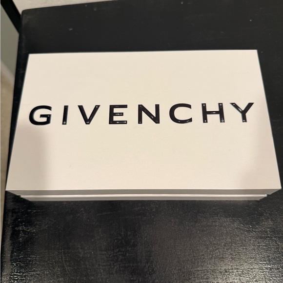 Givenchy cut out micro bag X Disney - Picture 7 of 8